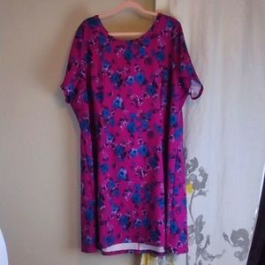 Lane Bryant fuschia floral short sleeve dress with tie back size 26/28